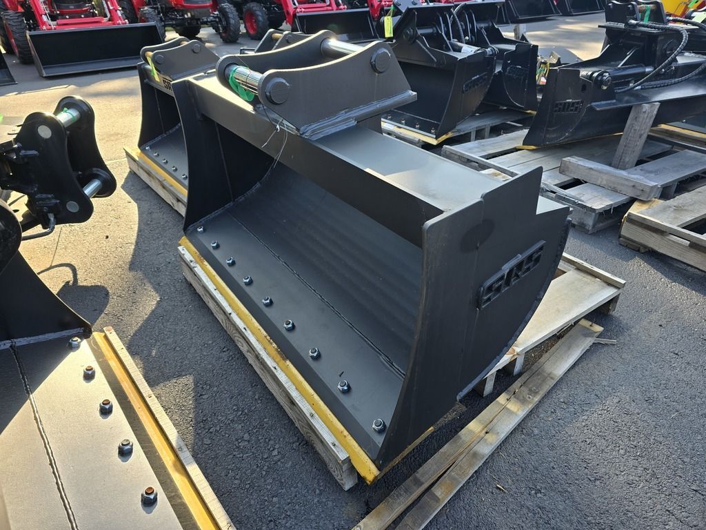 SRS 48" 10k-14k Grade Bucket w/Cutting Edge for XE55U in Loudon, NH