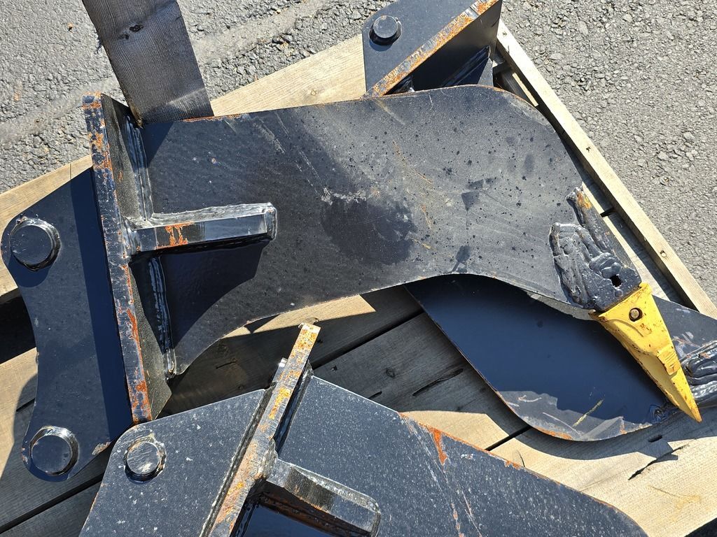 SRS 14k - 22k Frost and Rock Ripper Tooth for XE80U in Loudon, NH