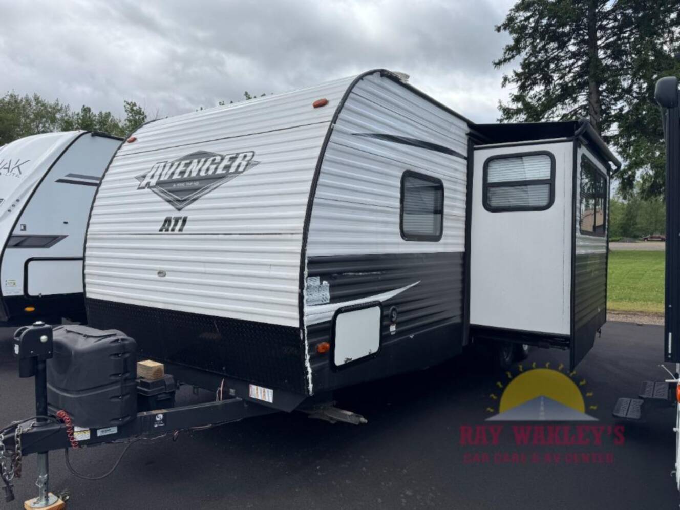A photo of this 2020 Prime Time Rv Avenger 24BHS