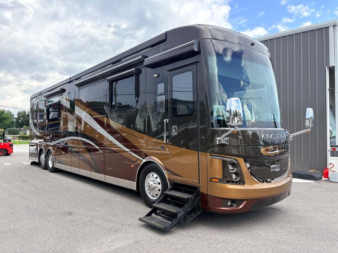 2018 Newmar King Aire 4531 in seffner FL