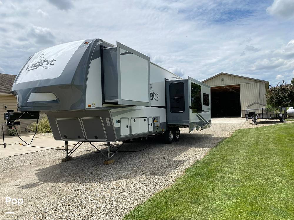 2018 Highland Ridge Light 291RLS LT291RLS in kenton OH