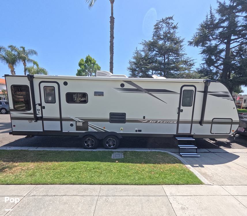 2020 Jayco Jay Feather 27RL in anaheim CA