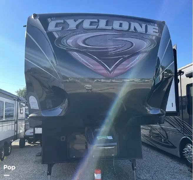 2015 Heartland Cyclone 3800 in folsom PA