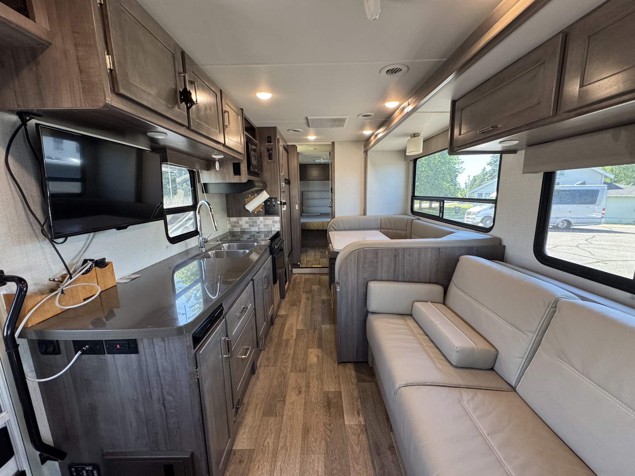 2020 Winnebago Minnie Winnie 31K in garfield MN