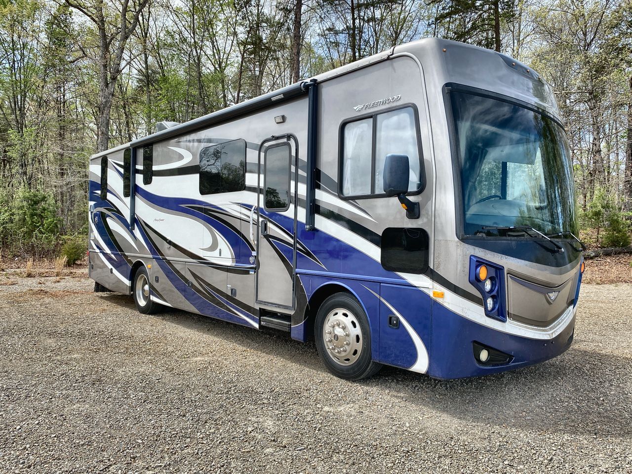 2017 Fleetwood Pace Arrow 33D in ringgold VA