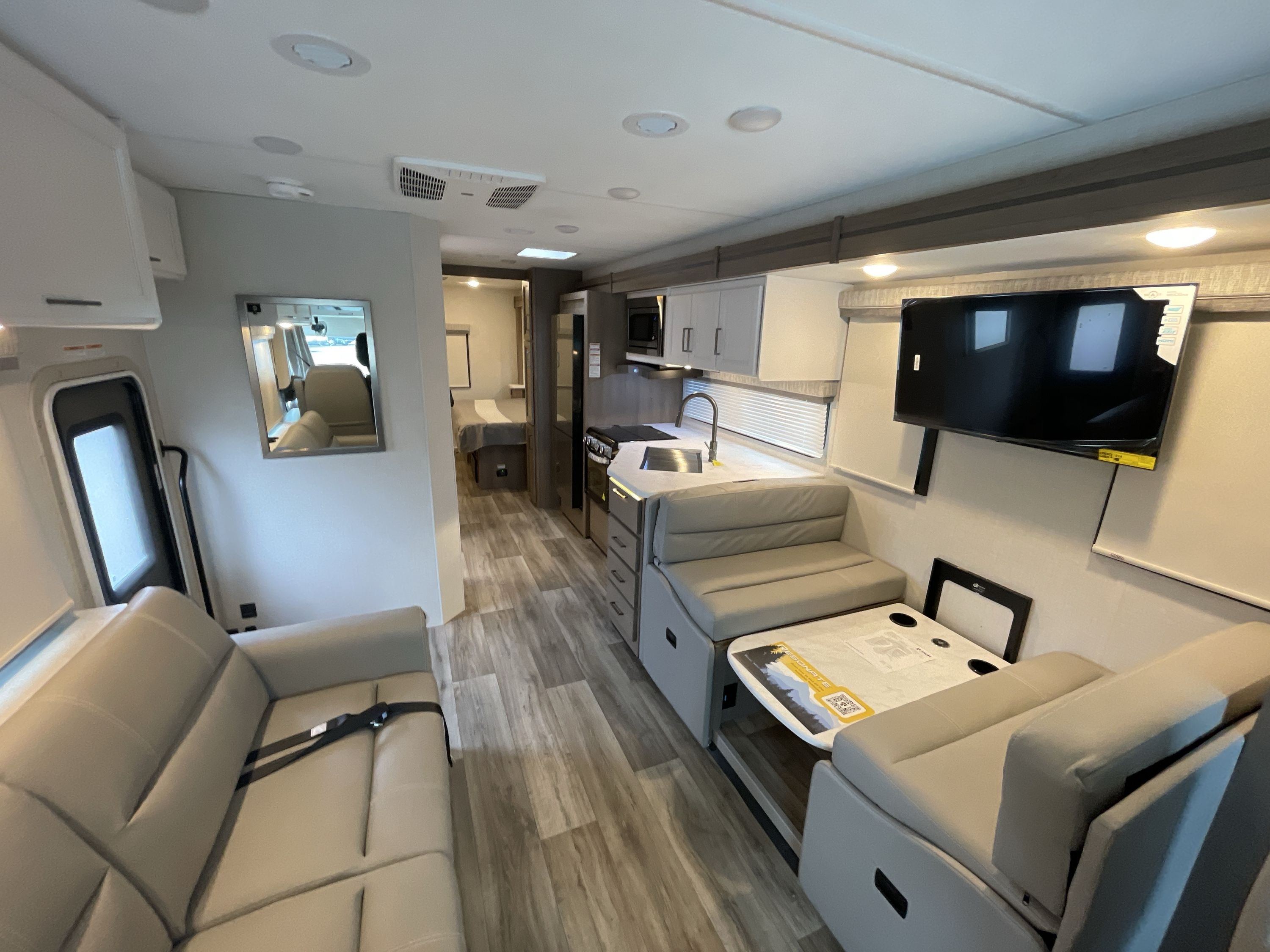 2027 Thor FREEDOM TRAVELER B30 in kansas city KS