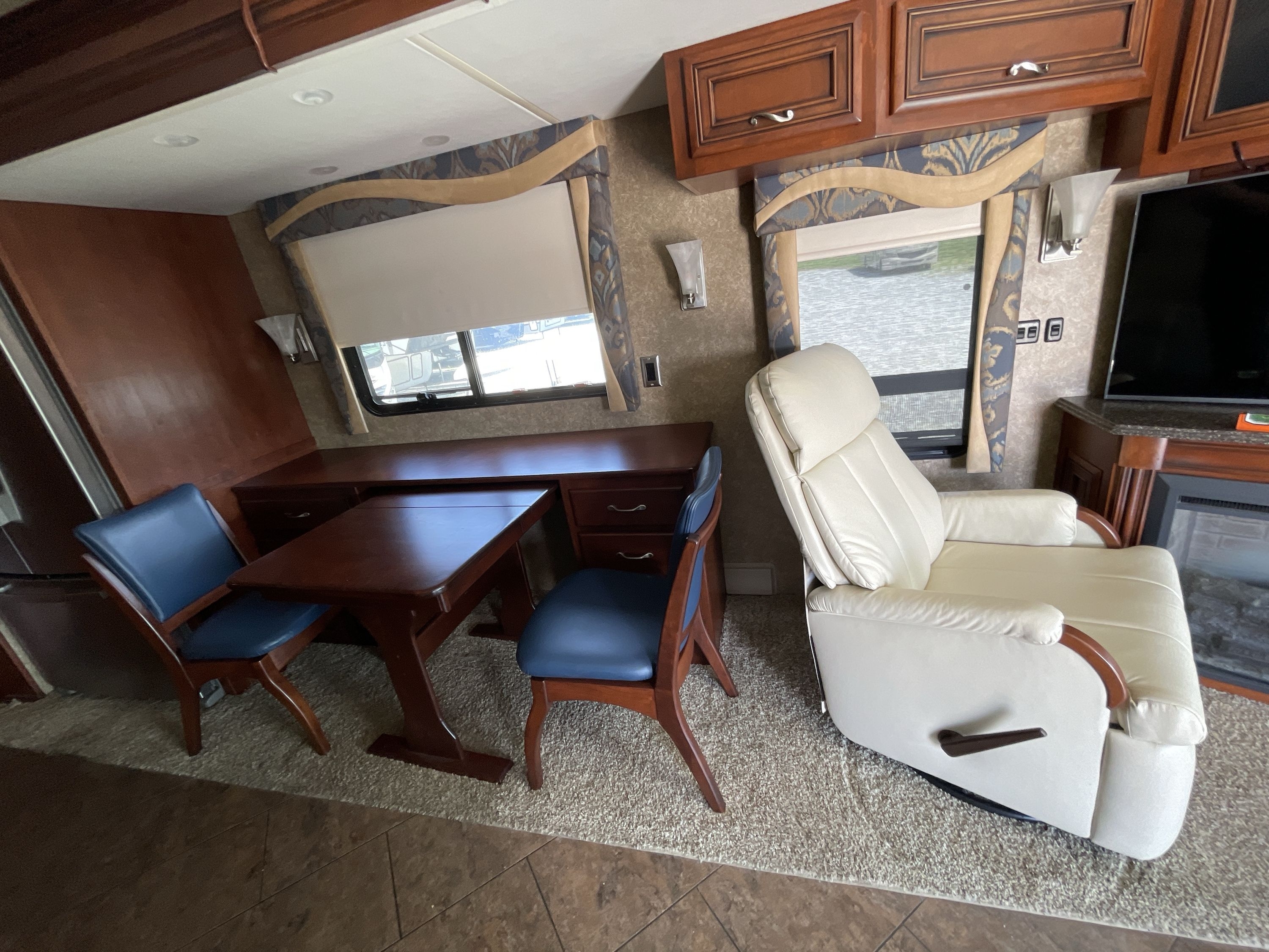 2015 Newmar CANYON STAR 3914 in hendersonville NC