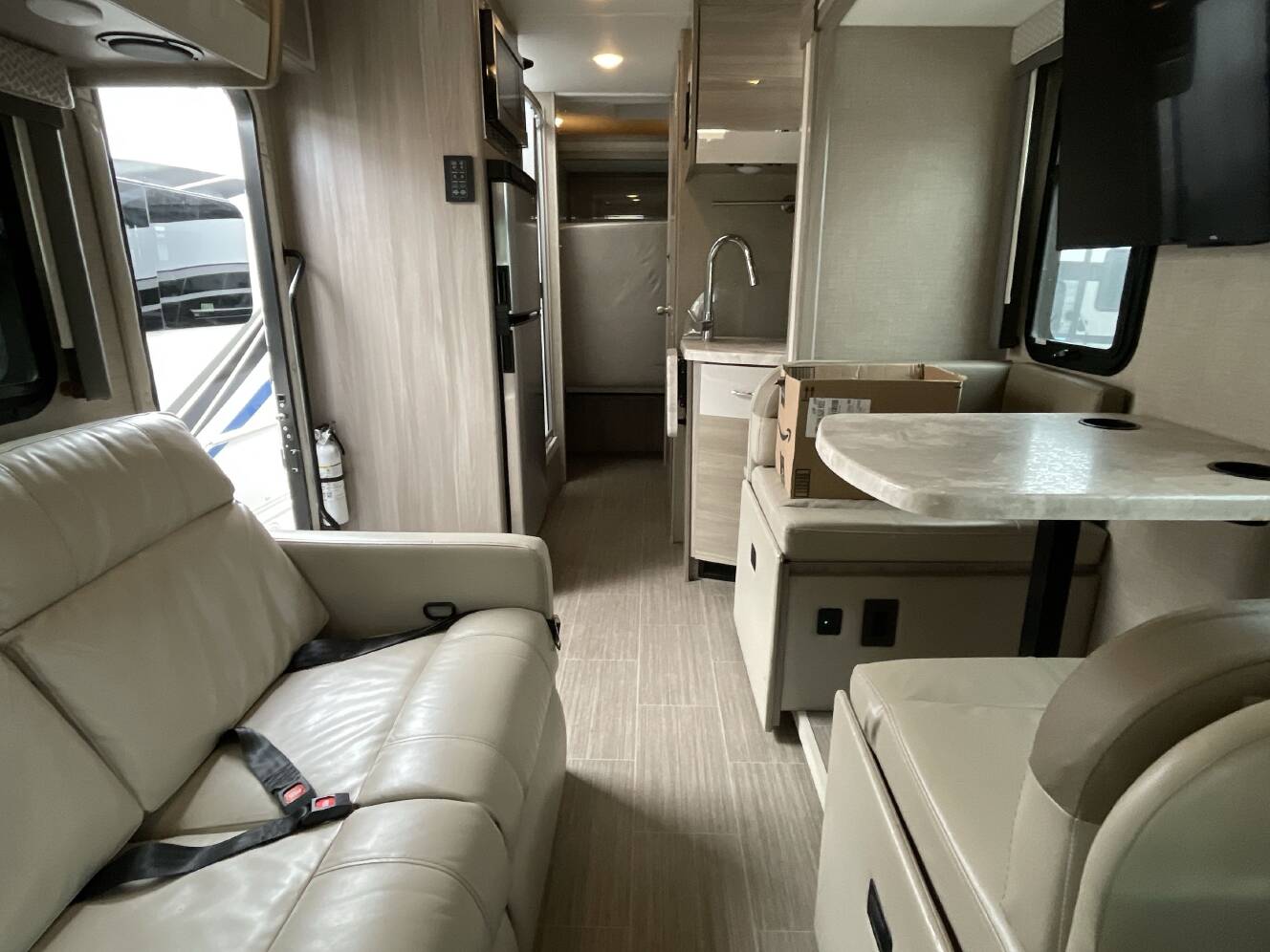 A photo of this 2022 Thor TIBURON 24RW