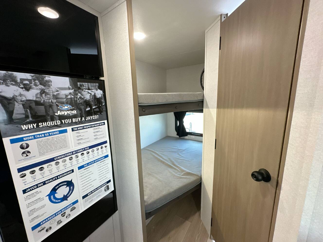 A photo of this 2027 Jayco JAY FLIGHT 197MB