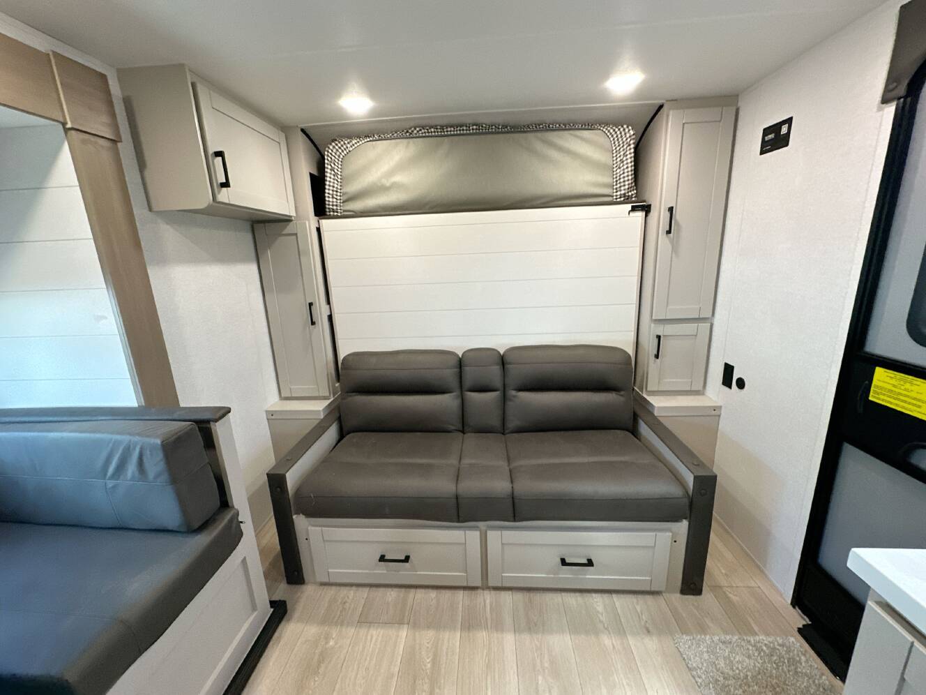 A photo of this 2027 Jayco JAY FLIGHT 197MB