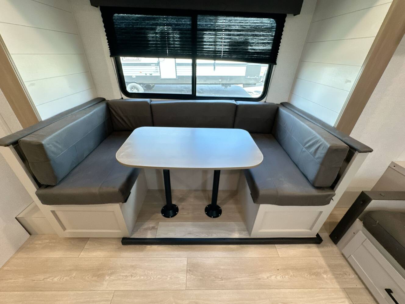 A photo of this 2027 Jayco JAY FLIGHT 197MB