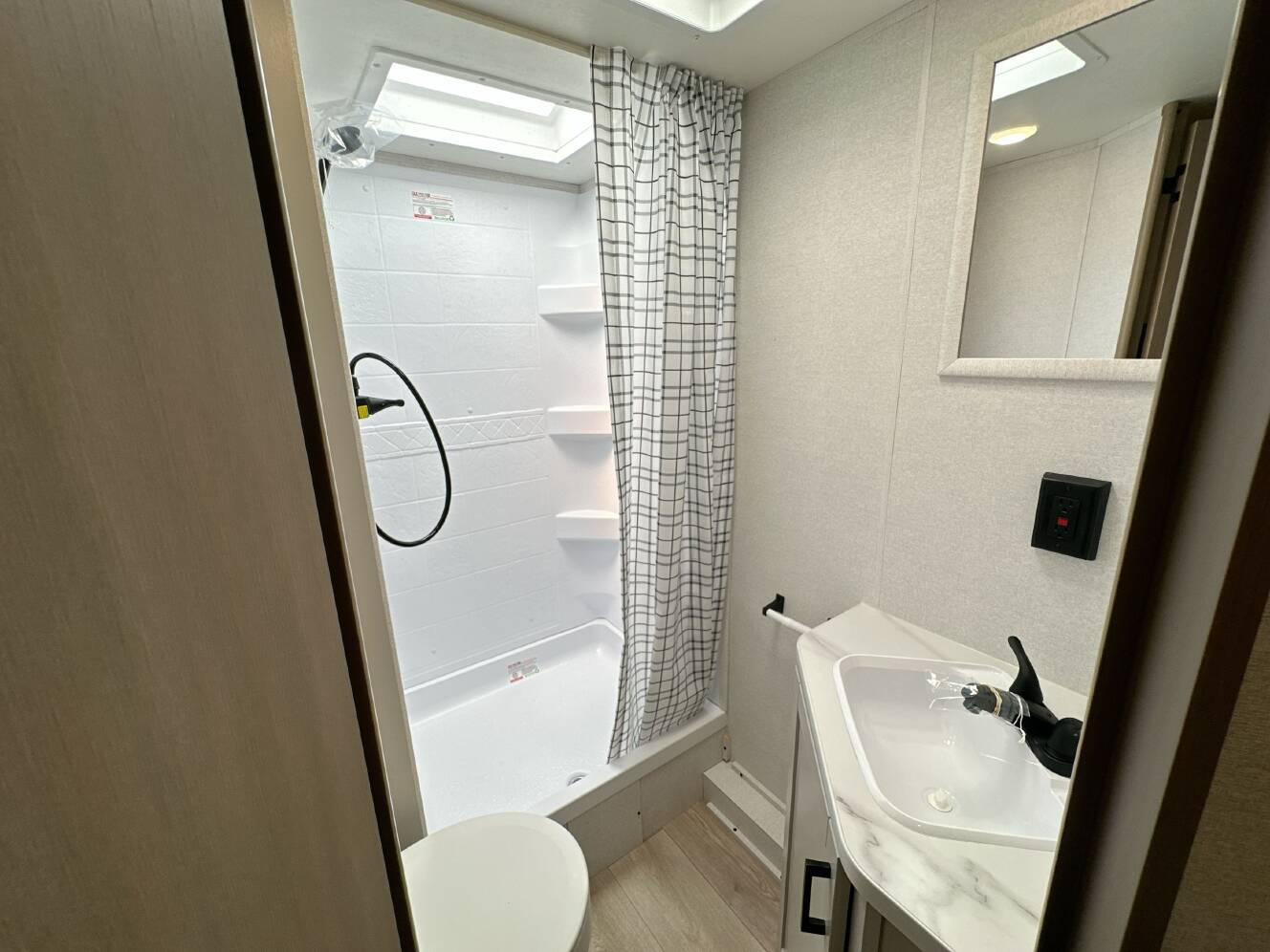 A photo of this 2027 Jayco JAY FLIGHT 197MB
