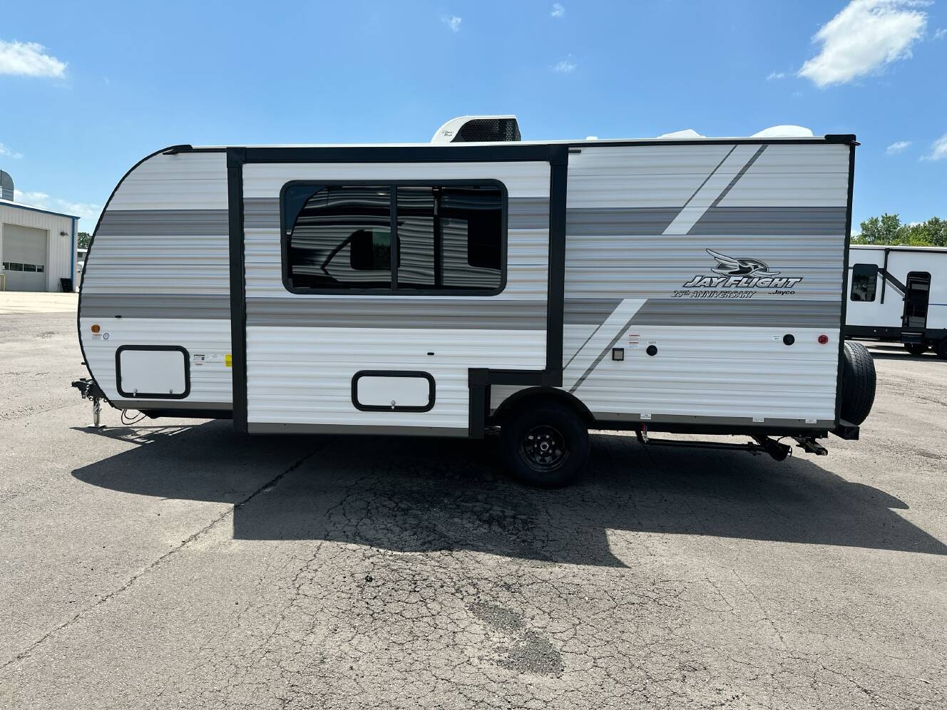 A photo of this 2027 Jayco JAY FLIGHT 197MB
