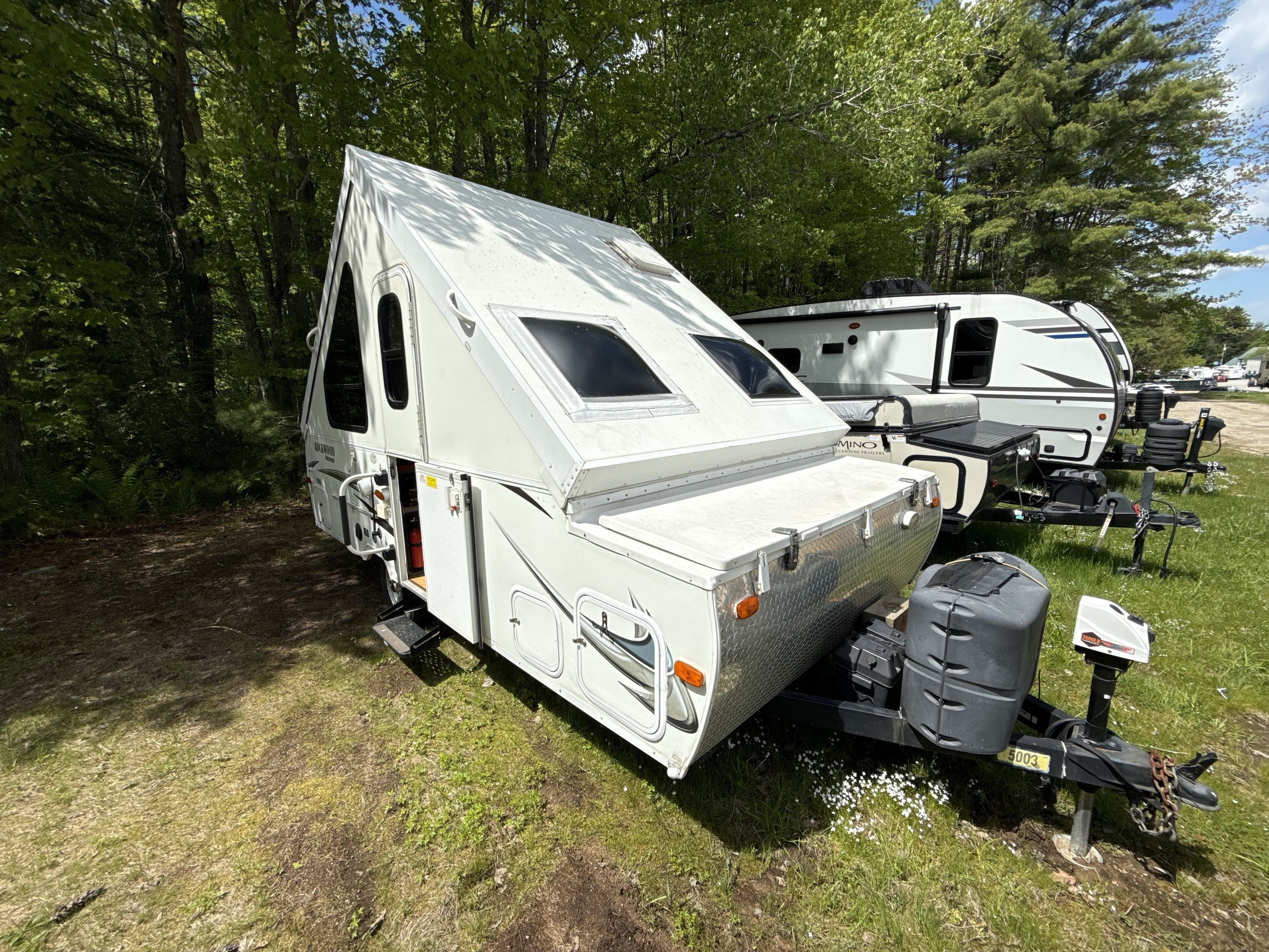 2014 Forest River ROCKWOOD HARD SIDE A128S RV