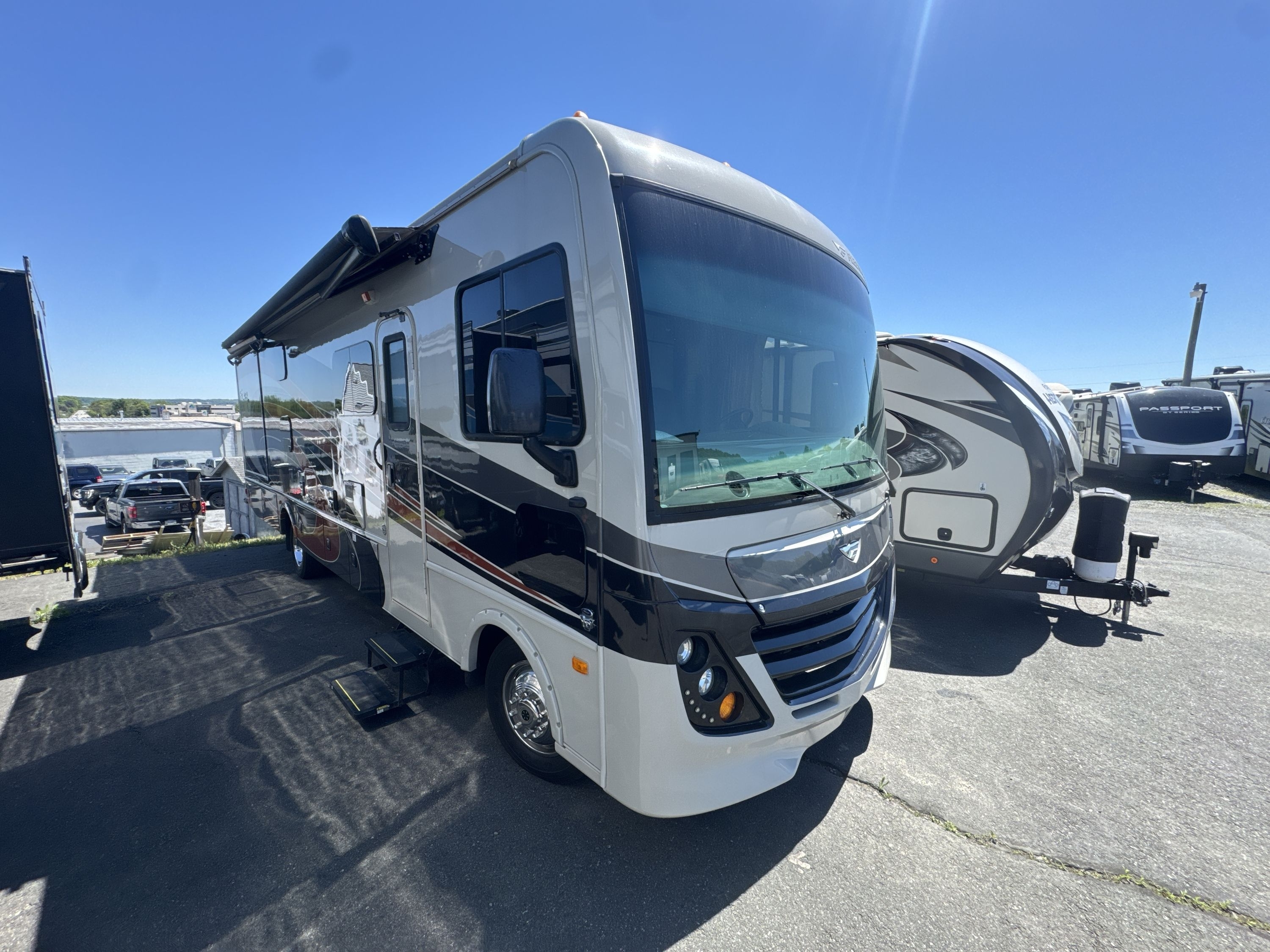 2018 Fleetwood FLAIR LXE 31B in boyertown PA