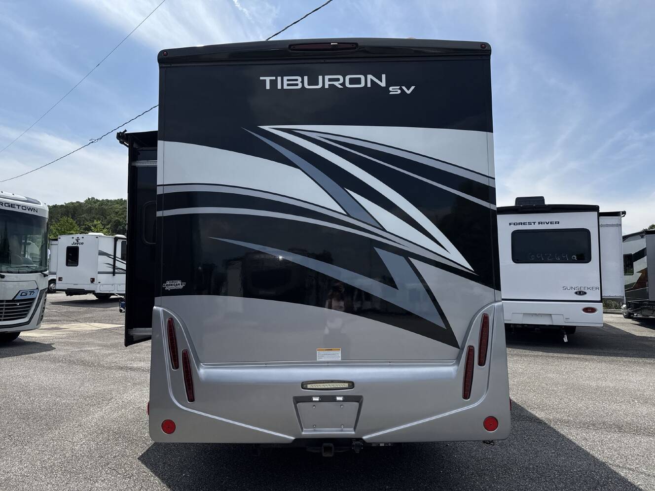 A photo of this 2022 Thor TIBURON 24FB