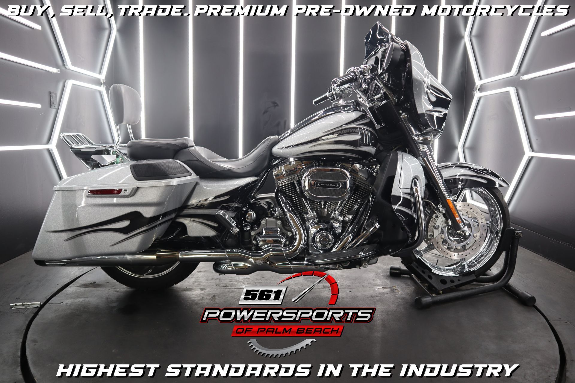 2015 Harley-Davidson CVO™ Street Glide® CVO in Lake Park, FL
