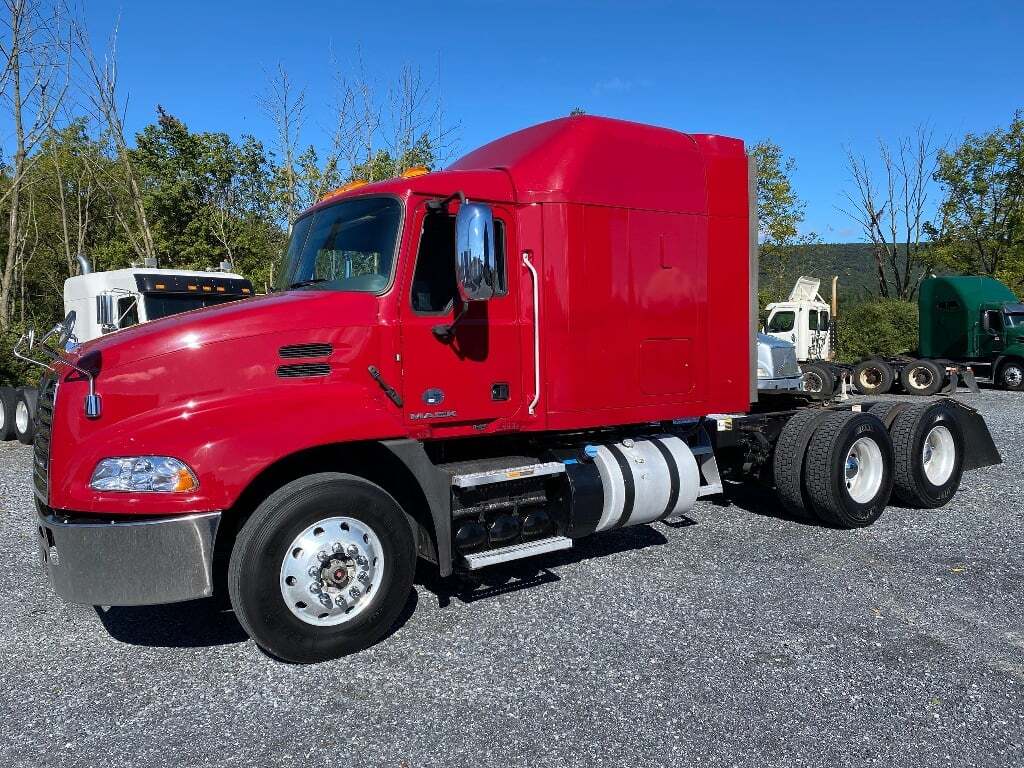 2016 MACK 600 in Bethel, PA