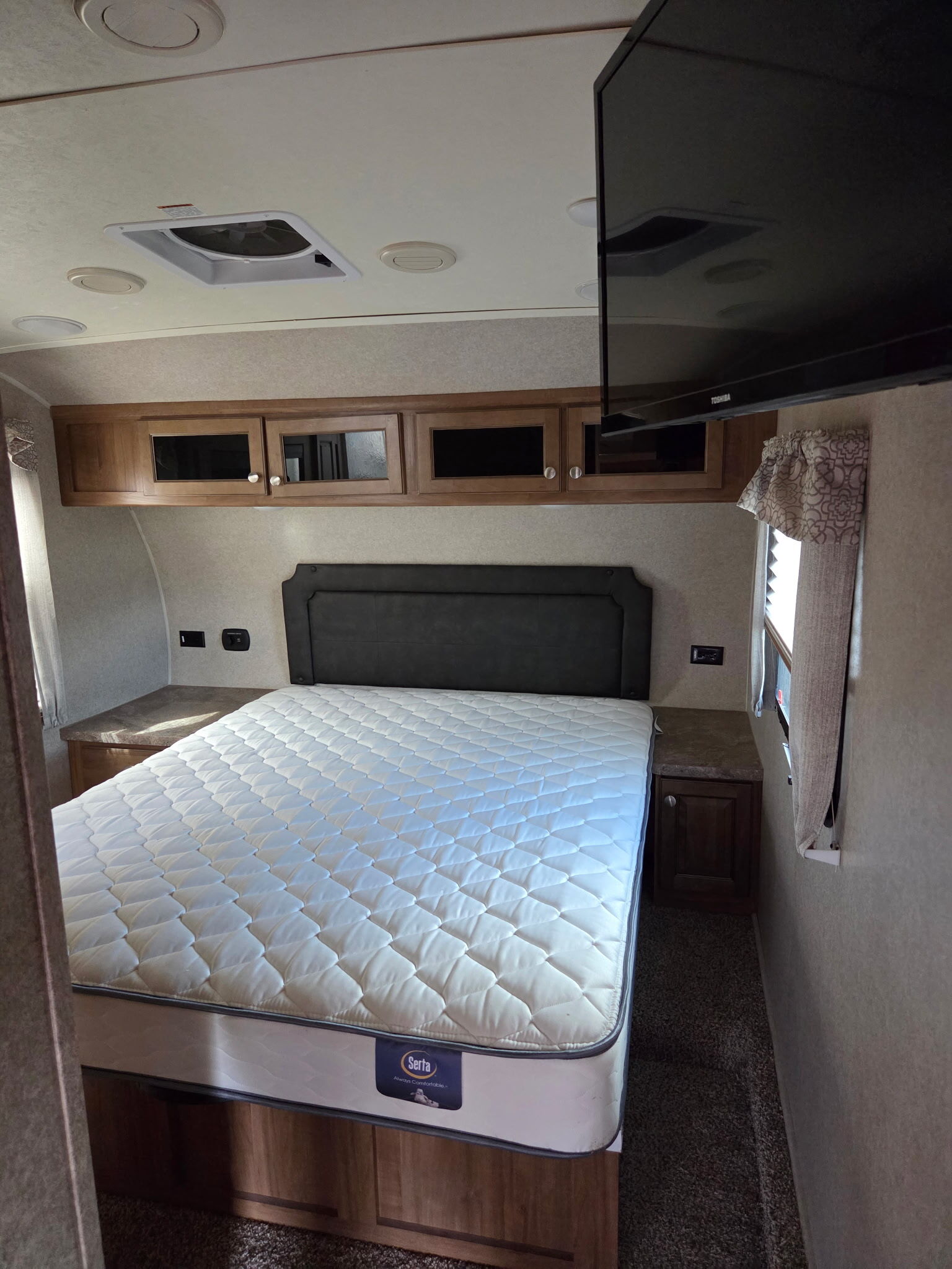 2018 Forest River ROCKWOOD SIGNATURE ULTRA LITE 8301WS RV