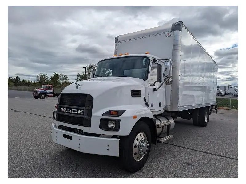 2021 MACK MD6