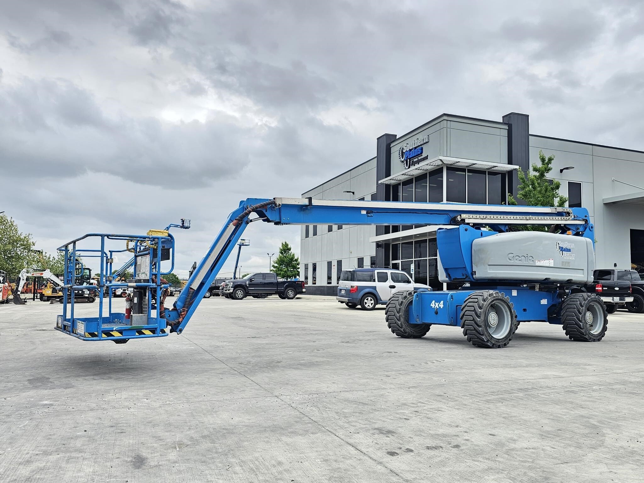 Articulated Boom Lift Equipment listings For Sale Near Midland