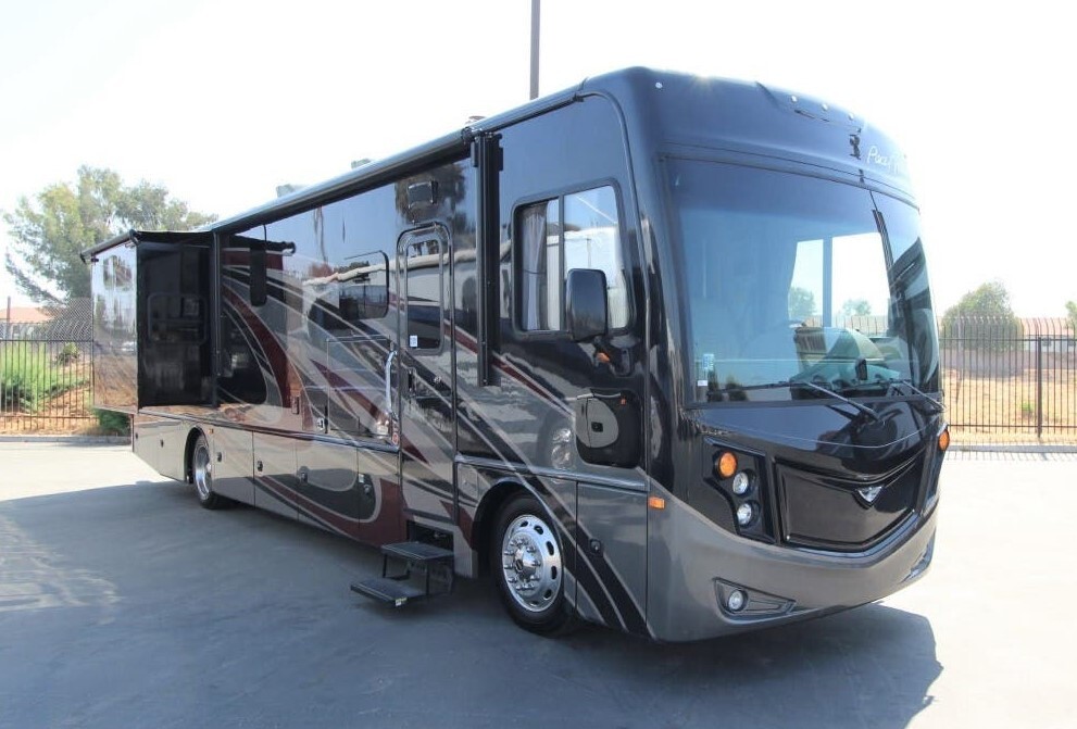 2019 Fleetwood PACE ARROW 36U RV