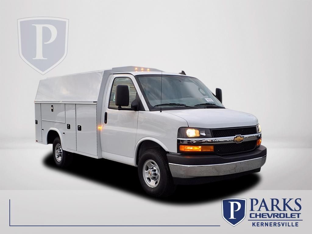 2025 CHEVROLET Express 3500 in Kernersville, NC