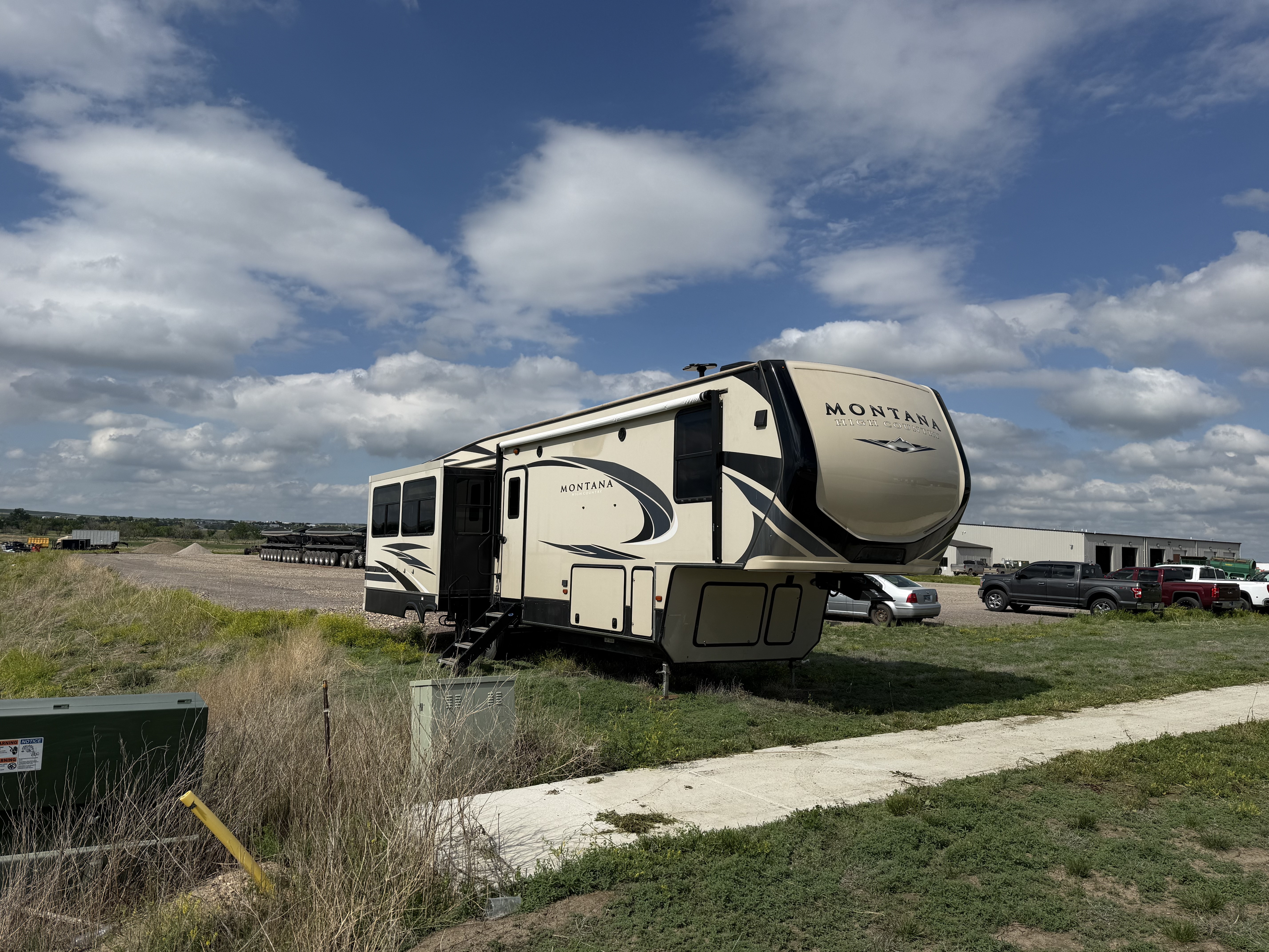 2019 Keystone MONTANA 330RL RV
