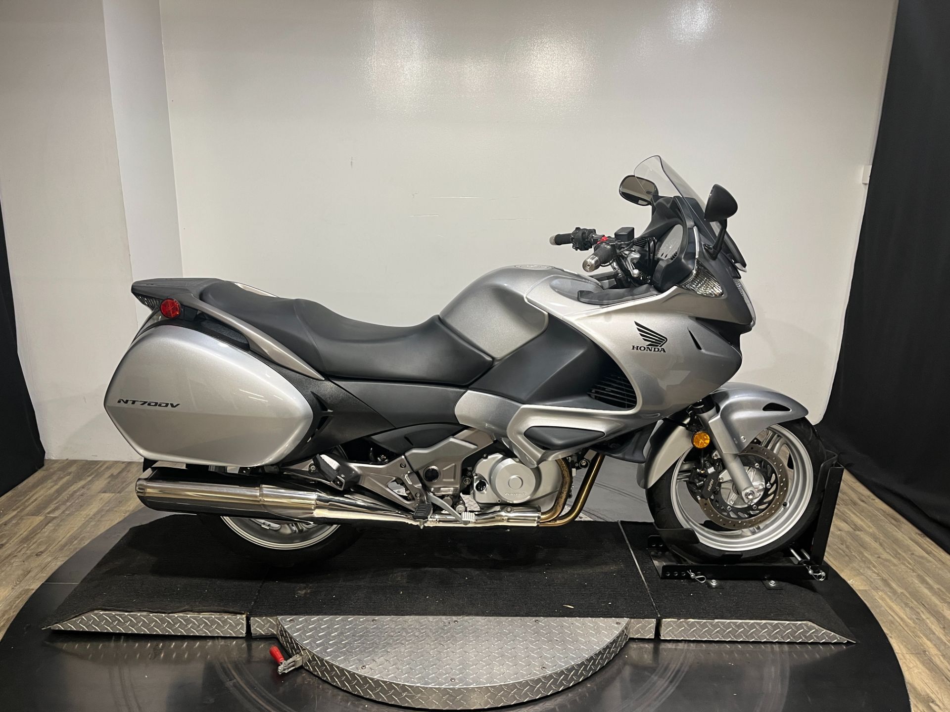 2010 Honda NT700V BASE in Wauconda, IL