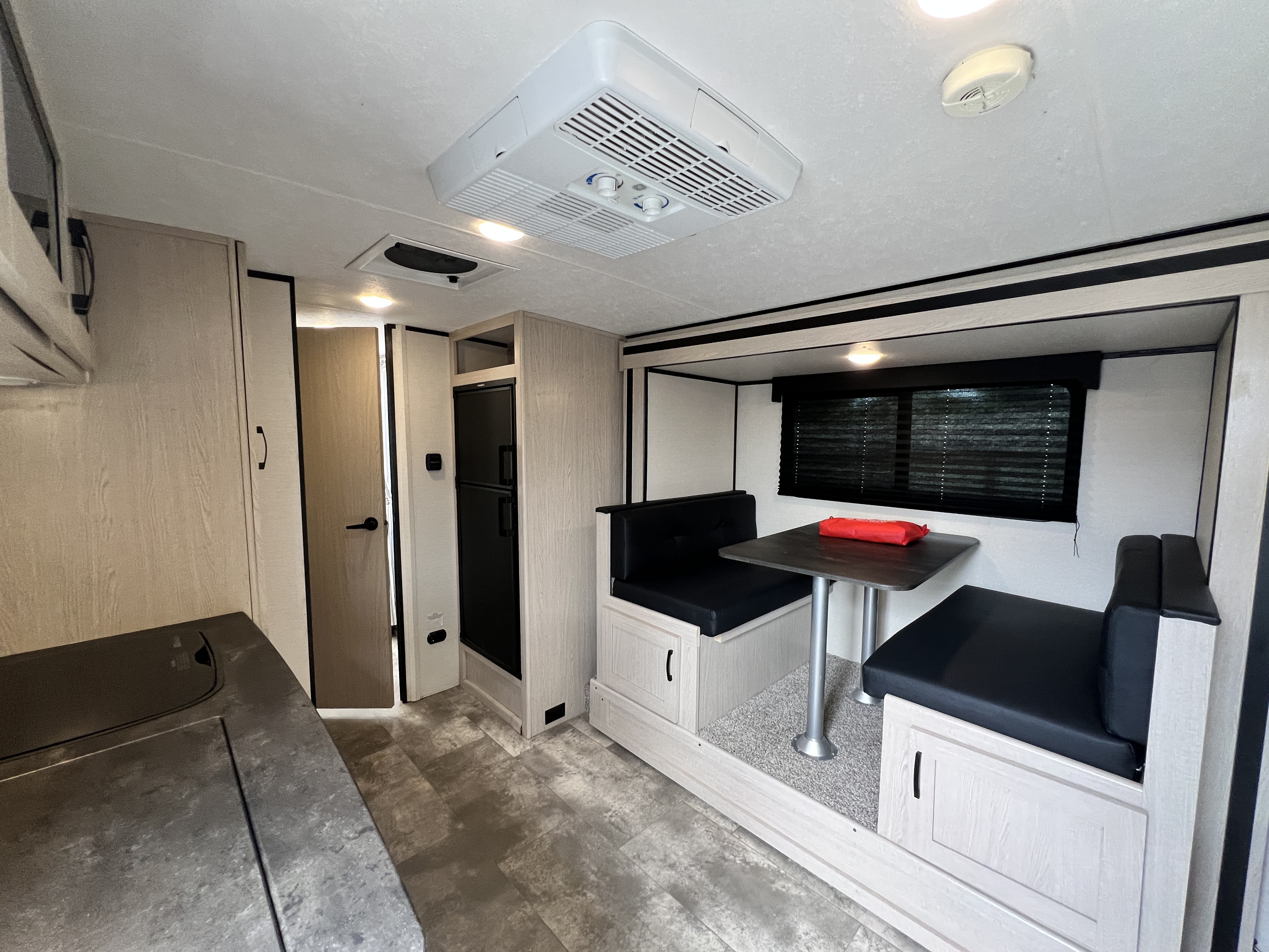 2022 Coachmen Apex Nano Off Grid 194BHS in kennedale TX