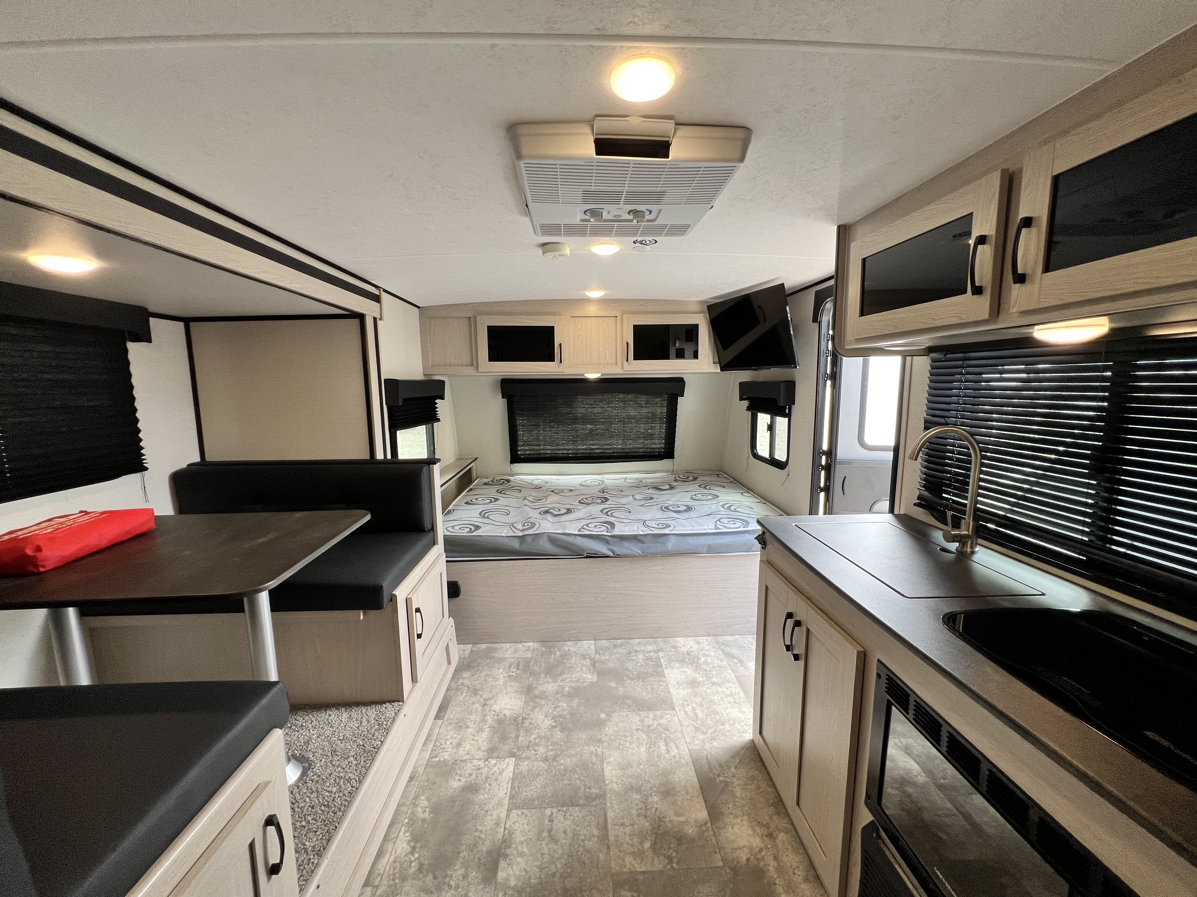 2022 Coachmen Apex Nano Off Grid 194BHS in kennedale TX