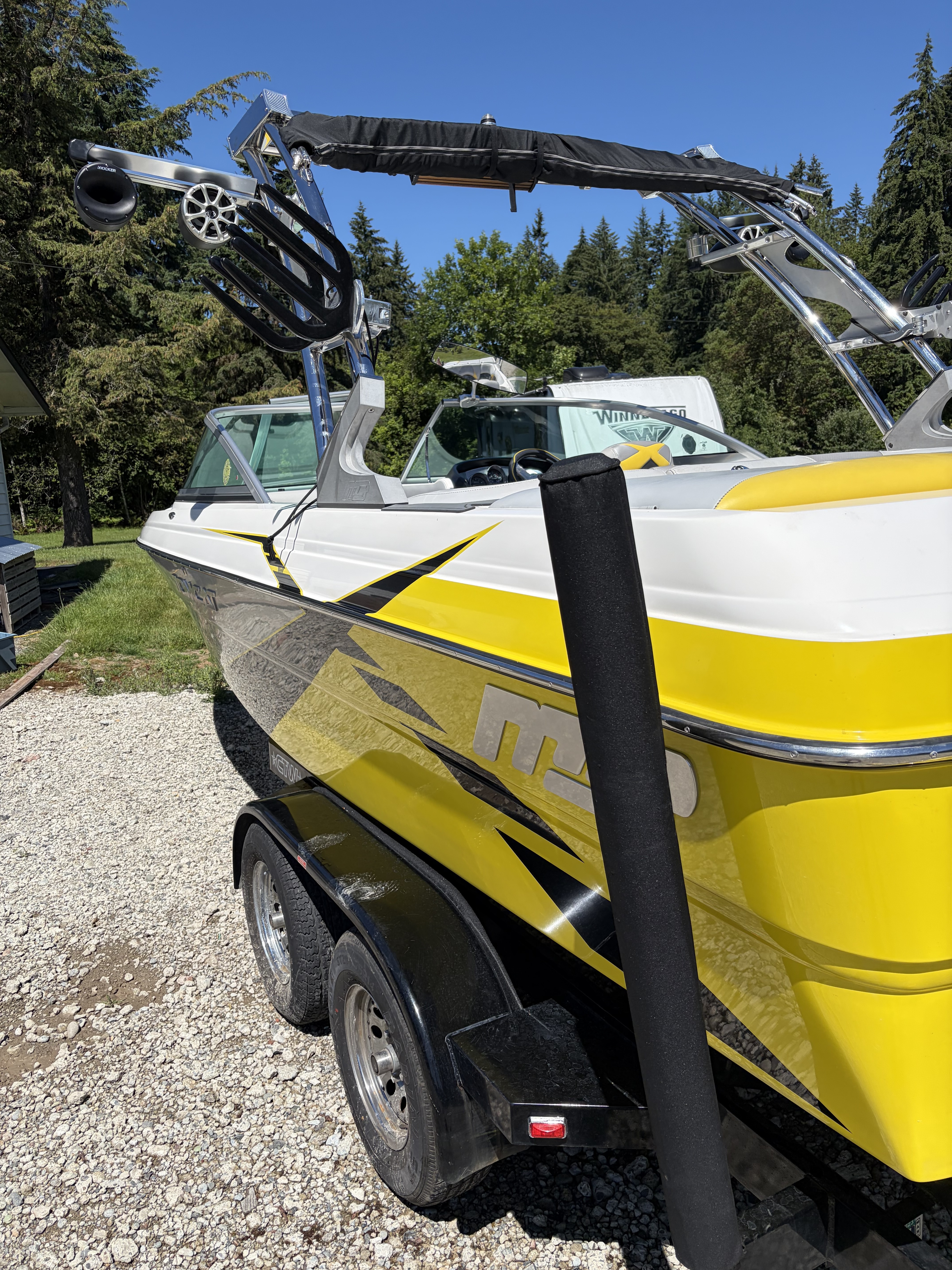 2013 Mb Sports 21 Tomcat Ski and Wakeboard Boat boat