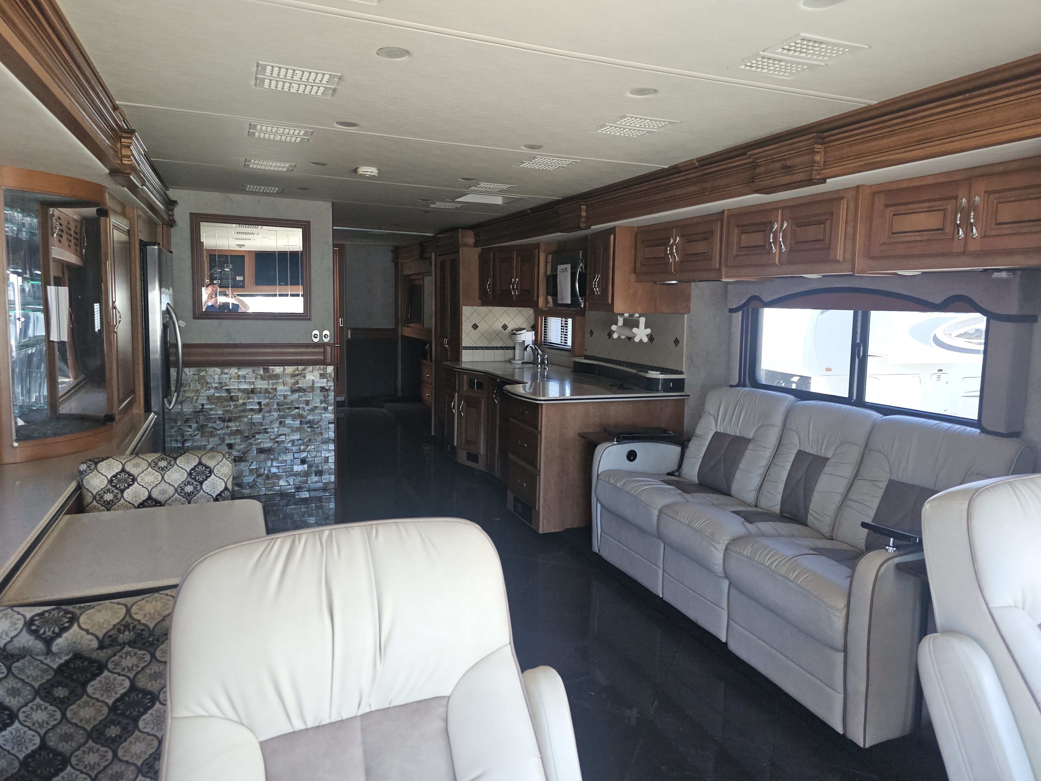 2013 Fleetwood DISCOVERY 40E in hemet CA