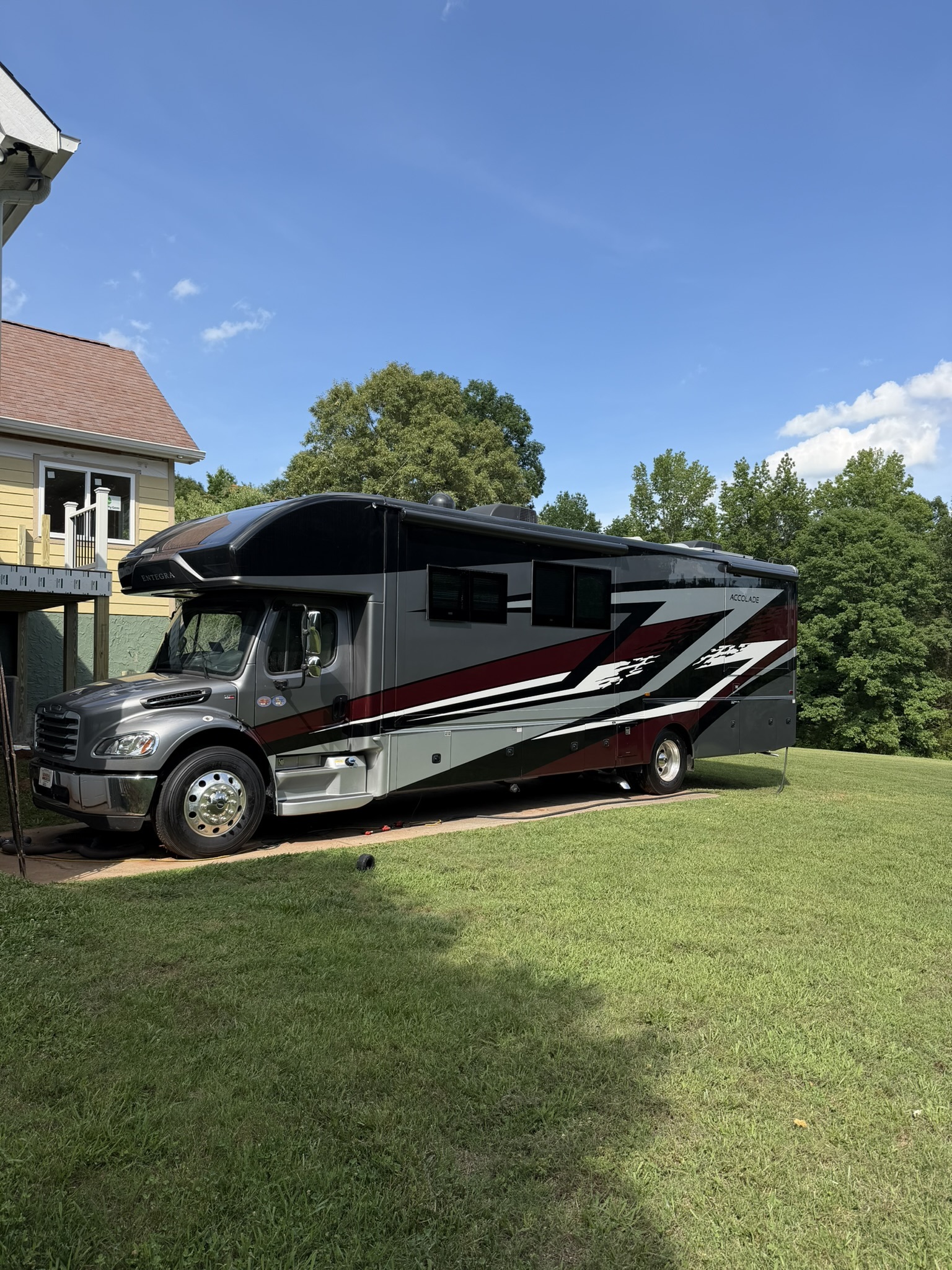 2025 Entegra Coach ACCOLADE 37M RV