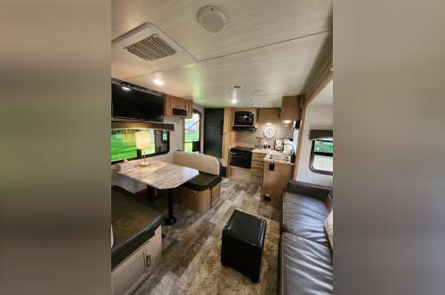 2020 Winnebago MINNIE 2401RG in avon OH