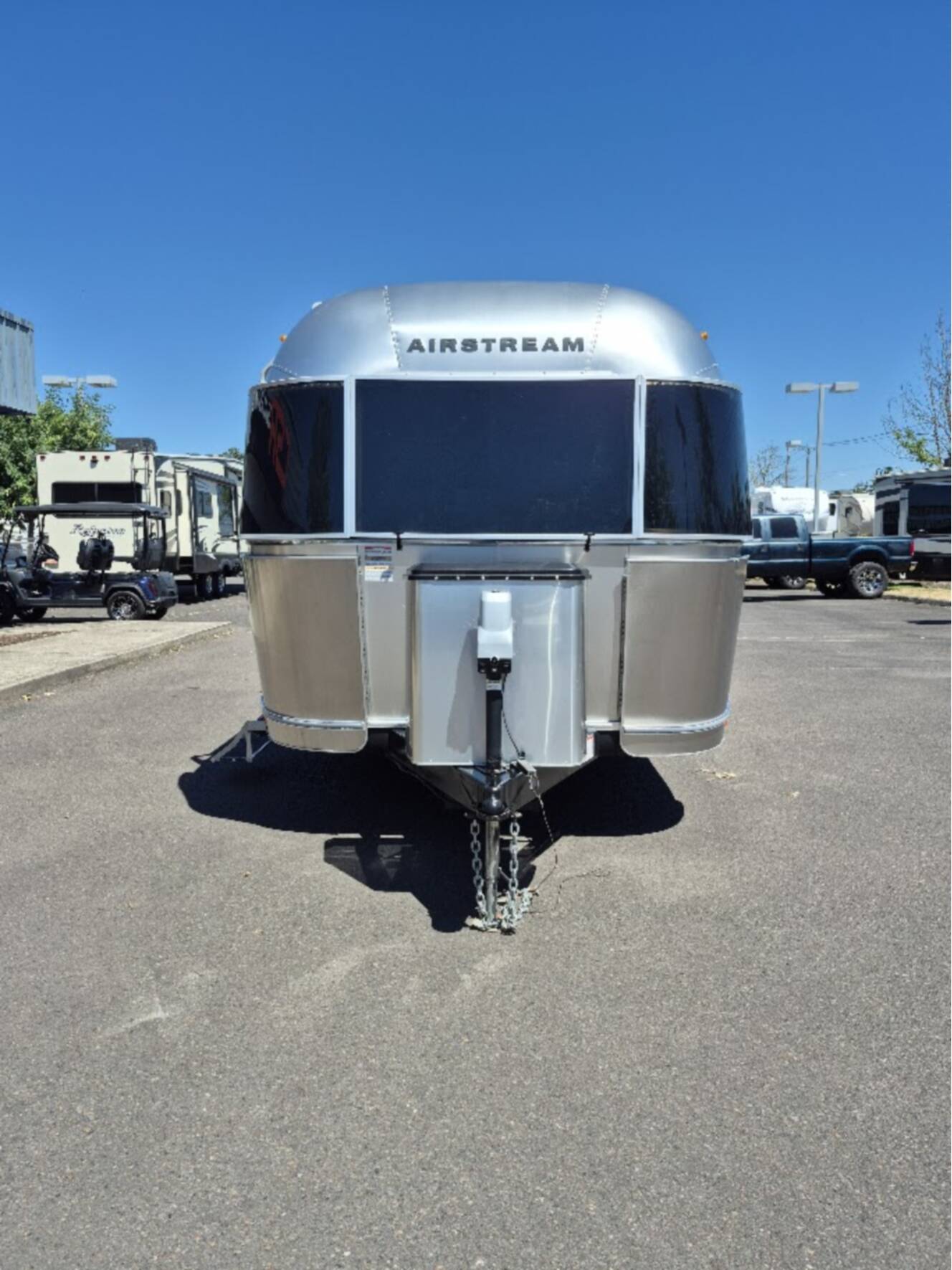 A photo of this 2017 Airstream FLYING CLOUD 23D