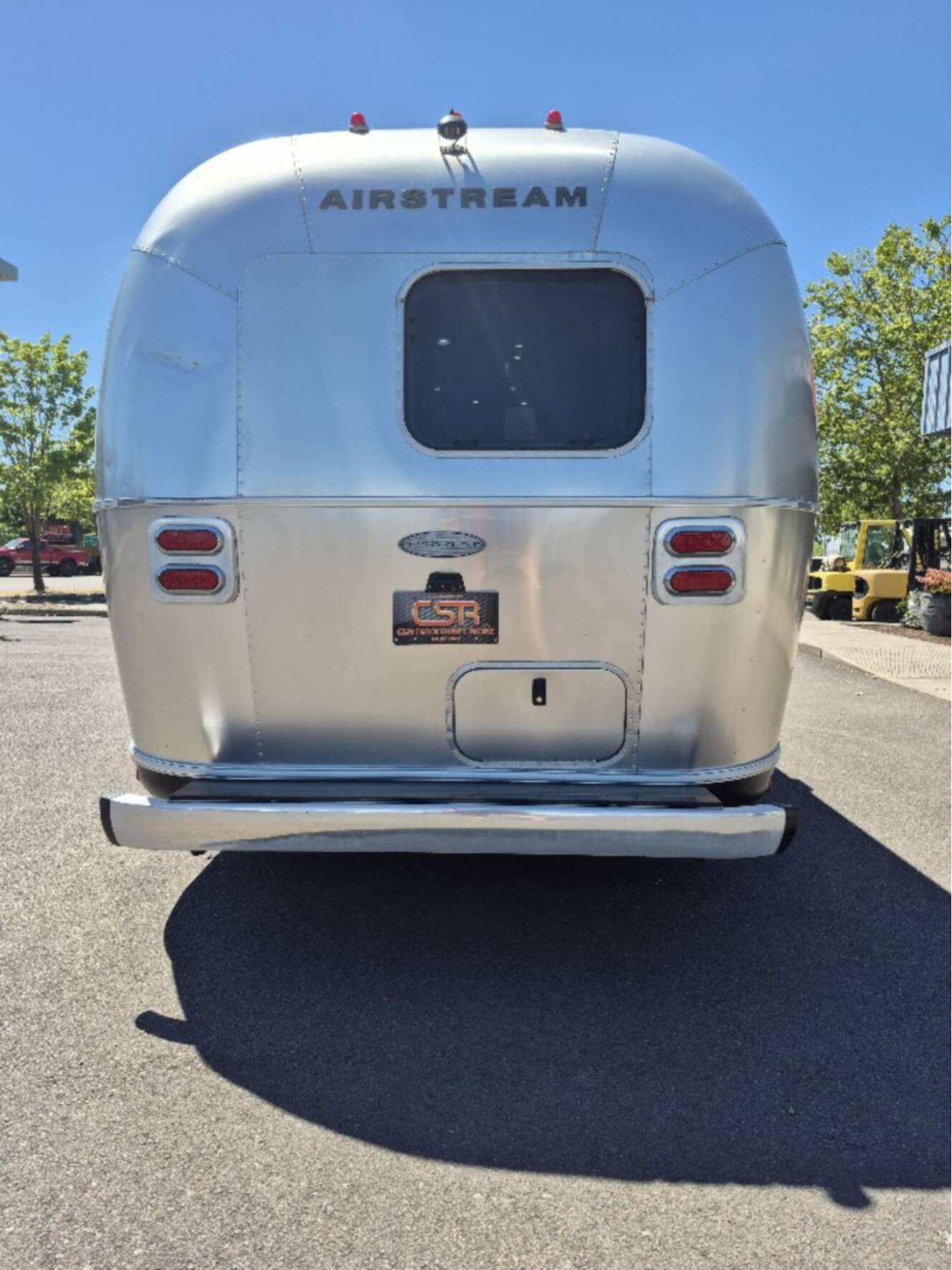 A photo of this 2017 Airstream FLYING CLOUD 23D