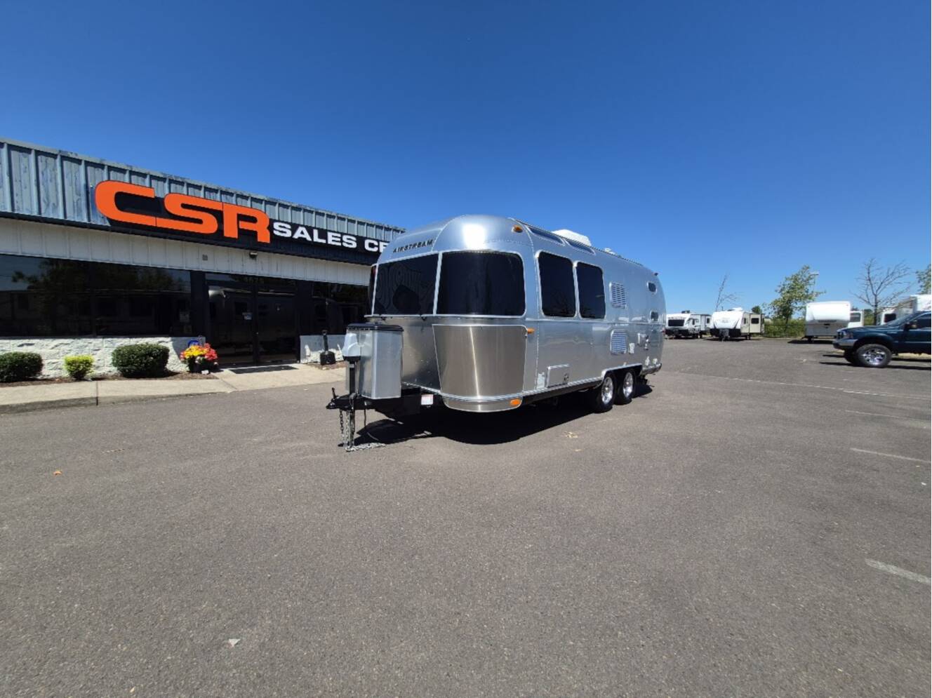 A photo of this 2017 Airstream FLYING CLOUD 23D