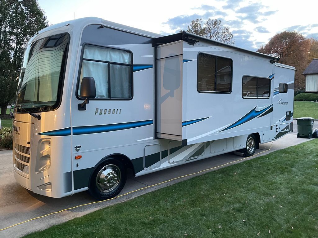 2021 Coachmen Pursuit 31TS in alliance OH