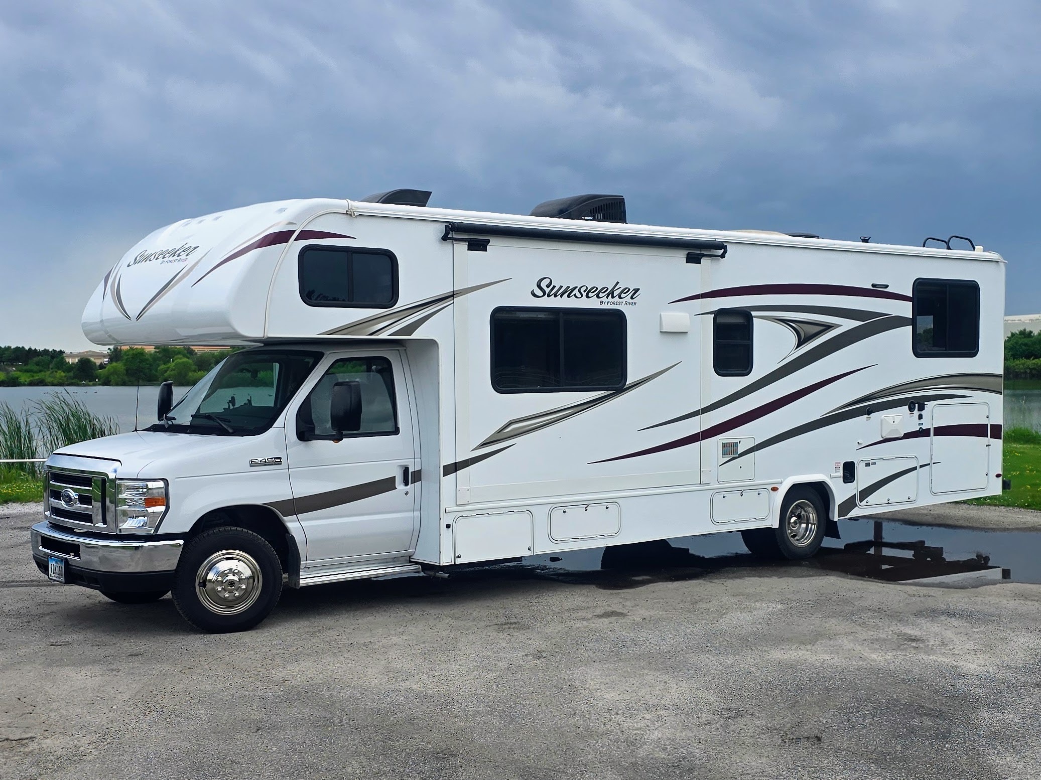 2017 Forest River SUNSEEKER 3170DS RV