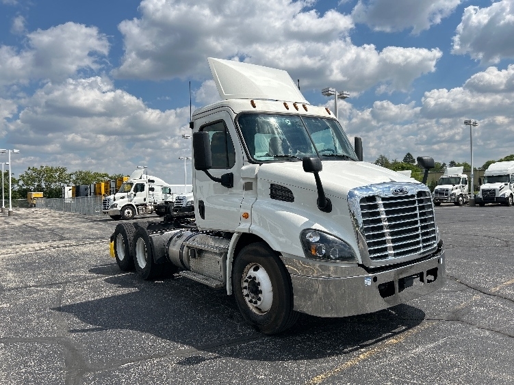 2019 FREIGHTLINER CASCADIA 113 in Akron, OH