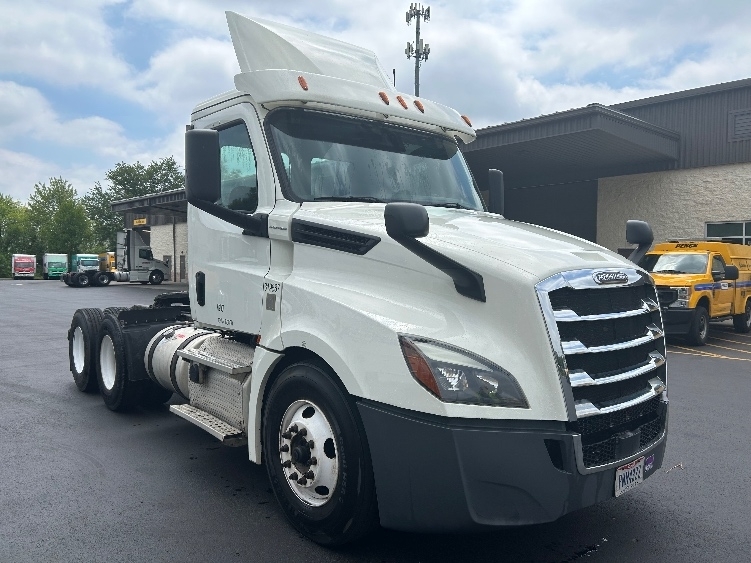 2018 FREIGHTLINER CASCADIA 126 in Cranbury, NJ