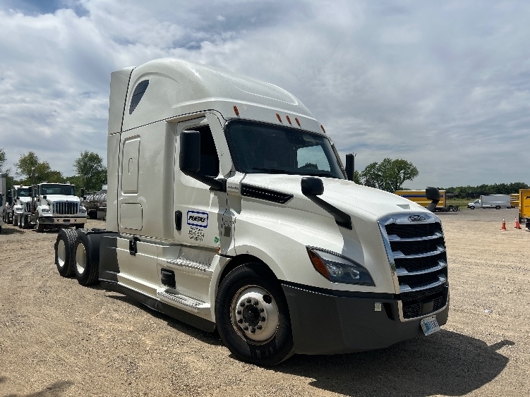 2022 FREIGHTLINER CASCADIA 126 in Mattawan, MI
