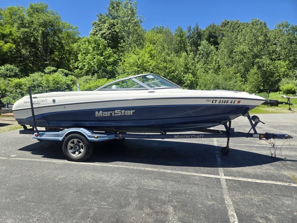 2003 Mastercraft MariStar 225 VRS in oakland RI