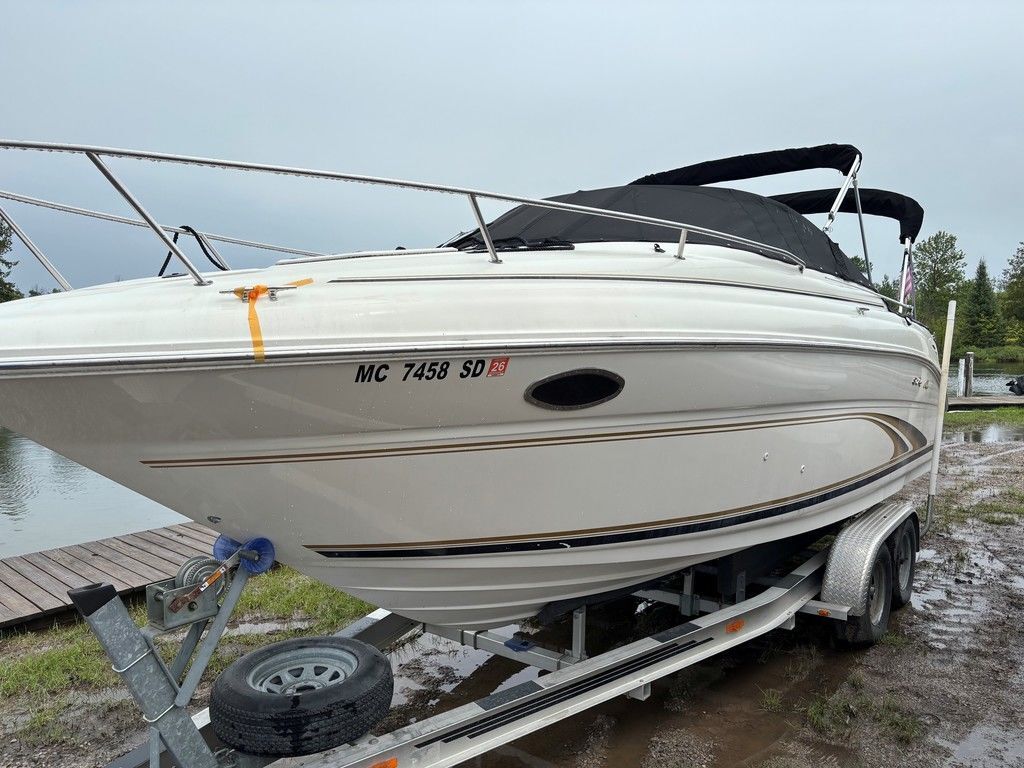 2000 Searay 245 Weekender boat