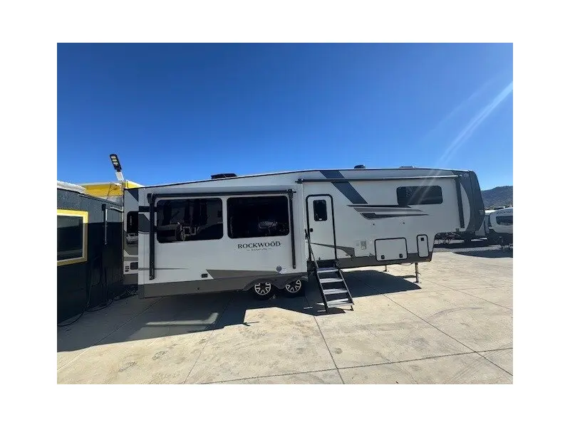 2026 FOREST RIVER ROCKWOOD SIGNATURE 361RL