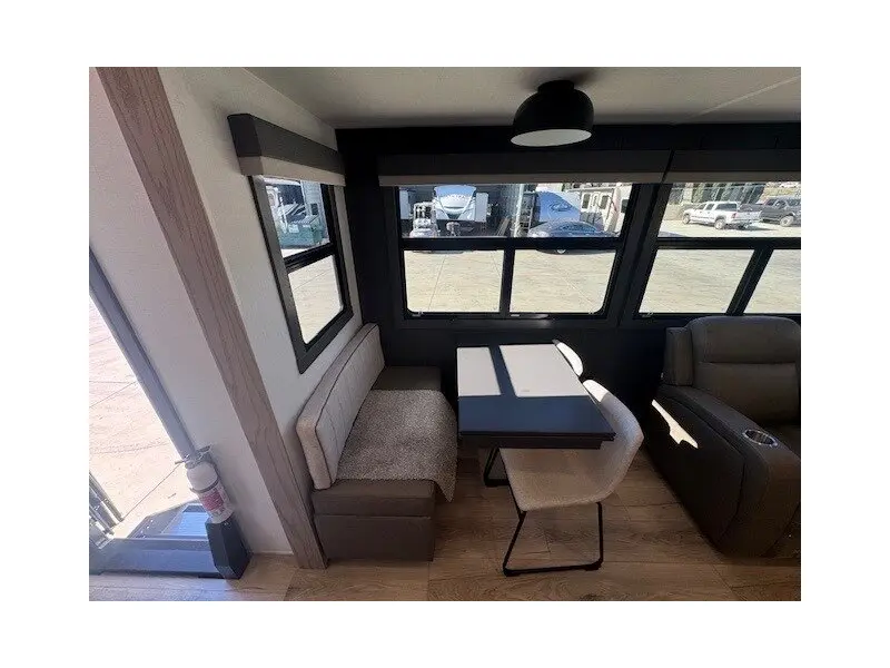 2026 FOREST RIVER ROCKWOOD SIGNATURE 361RL