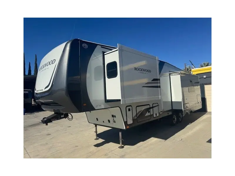 2026 FOREST RIVER ROCKWOOD SIGNATURE 361RL