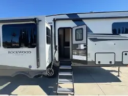 2026 FOREST RIVER ROCKWOOD SIGNATURE 361RL