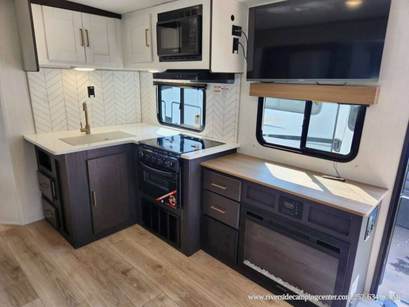 A photo of this 2025 Heartland North Trail Ultra-Lite 26RLX